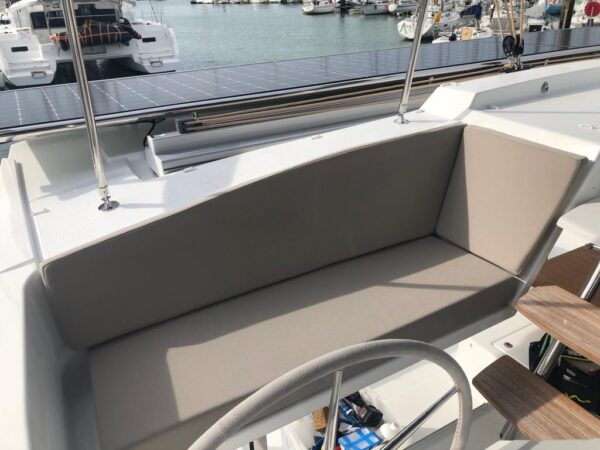 DOSSIERS POSTE DE BARRE ASTREA 42 Fountaine Pajot - Image 2