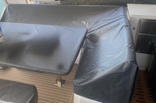 HOUSSES ENSEMBLE COUSSINS COCKPIT AURA 51 Fountaine Pajot