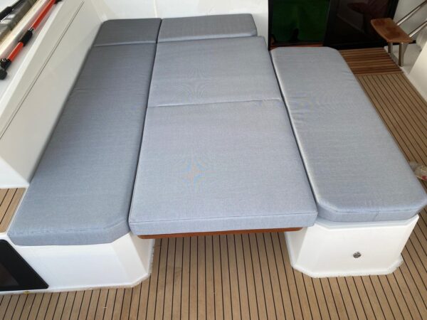 COUSSIN TABLE DE COCKPIT ELBA 45 Fountaine Pajot