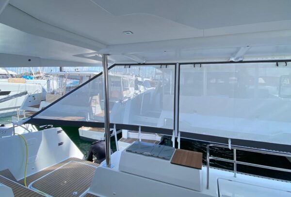 RIDEAU ARRIERE COCKPIT ELBA 45 FOUNTAINE PAJOT - Image 17