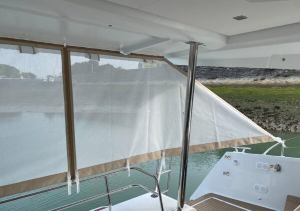 RIDEAU ARRIERE COCKPIT ELBA 45 FOUNTAINE PAJOT - Image 19