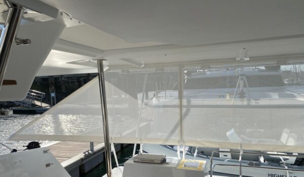 RIDEAU ARRIERE COCKPIT ELBA 45 FOUNTAINE PAJOT - Image 22