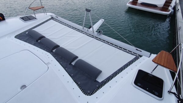 COUVERTURE DE TRAMPOLINE avec oreillers intégrés AURA 51 Fountaine Pajot