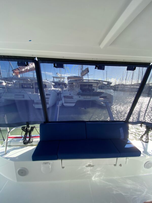 RIDEAU ARRIERE COCKPIT ISLA 40 FOUNTAINE PAJOT - Image 5