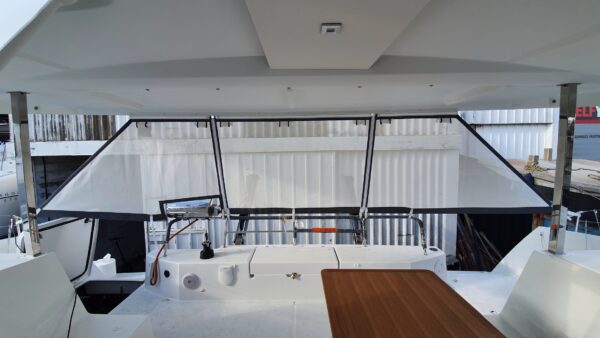 RIDEAU ARRIERE COCKPIT ISLA 40 FOUNTAINE PAJOT - Image 20