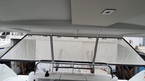 RIDEAU ARRIERE COCKPIT ISLA 40 FOUNTAINE PAJOT - Image 10