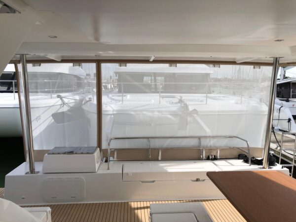 RIDEAU ARRIERE COCKPIT TANNA 47 FOUNTAINE PAJOT - Image 3