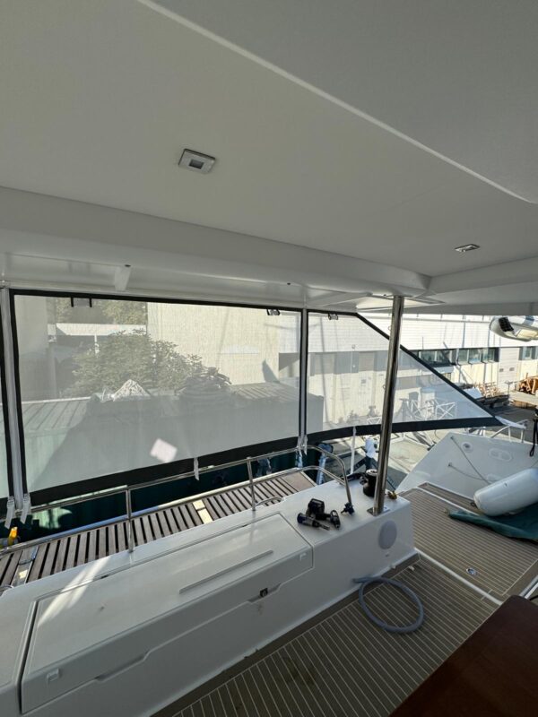 RIDEAU ARRIERE COCKPIT TANNA 47 FOUNTAINE PAJOT - Image 9