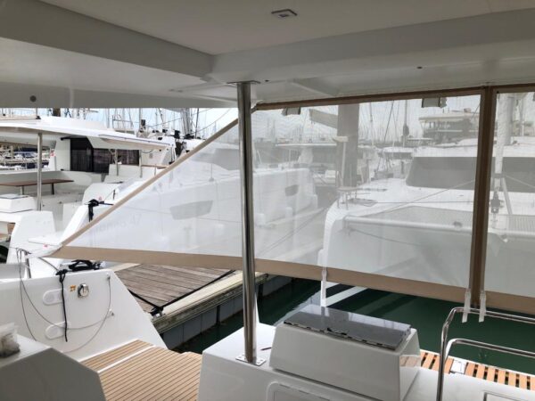 RIDEAU ARRIERE COCKPIT TANNA 47 FOUNTAINE PAJOT - Image 10