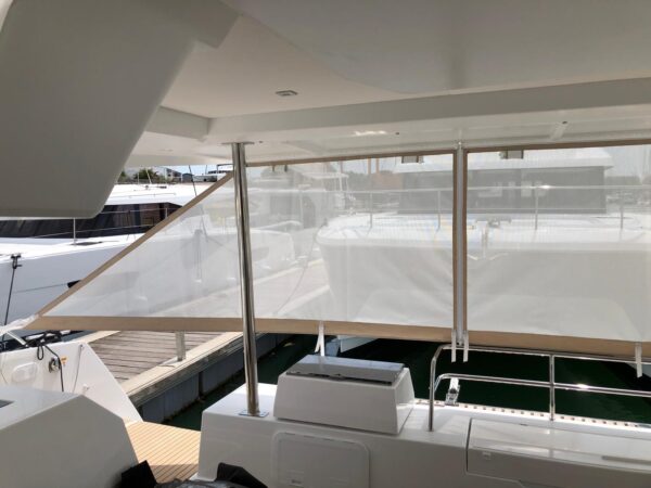 RIDEAU ARRIERE COCKPIT TANNA 47 FOUNTAINE PAJOT - Image 13