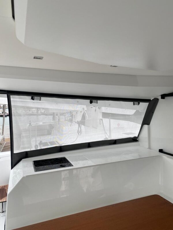 RIDEAU BABORD COCKPIT TANNA 47 FOUNTAINE PAJOT - Image 3