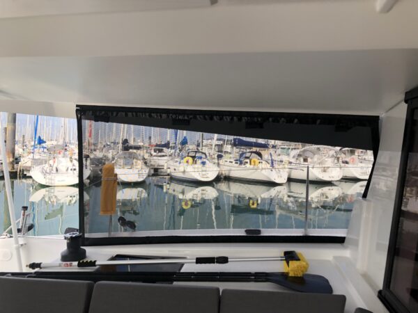 RIDEAU BABORD COCKPIT ASTREA 42 FOUNTAINE PAJOT – Image 3