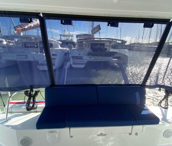 ENSEMBLE COUSSINS COCKPIT ISLA 40 Fountaine Pajot – Image 4