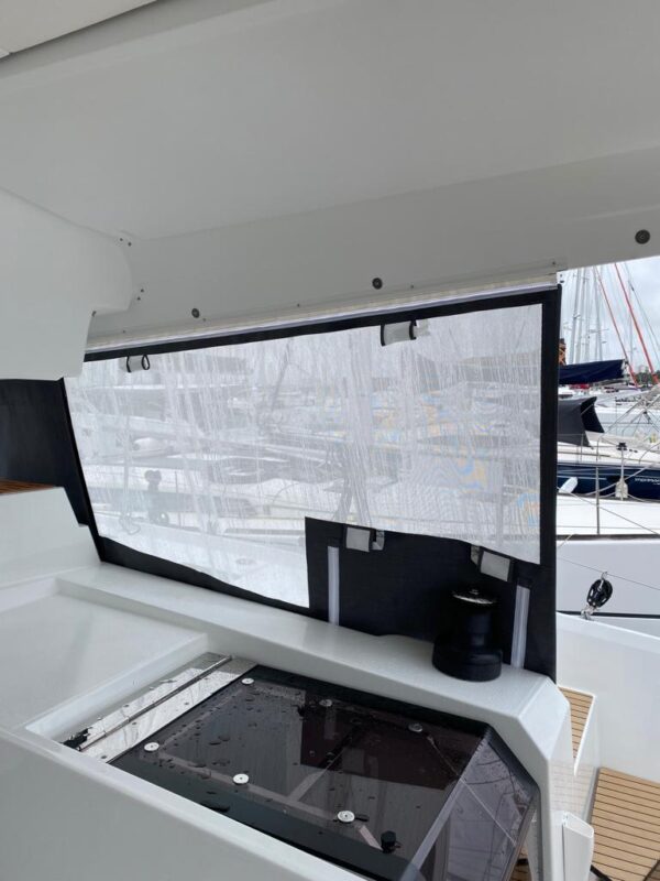 RIDEAU TRIBORD COCKPIT AURA 51 FOUNTAINE PAJOT – Image 2