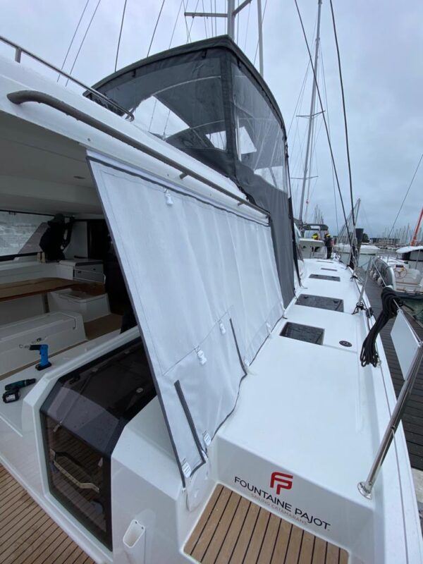 RIDEAU TRIBORD COCKPIT AURA 51 FOUNTAINE PAJOT