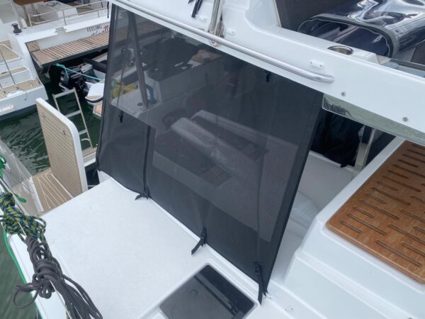 RIDEAU TRIBORD COCKPIT AURA 51 FOUNTAINE PAJOT – Image 3