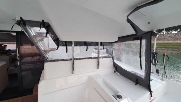 PROTECTION SOUS ECHELLE DESCENTE POSTE DE BARRE ELBA 45 FOUNTAINE PAJOT – Image 2