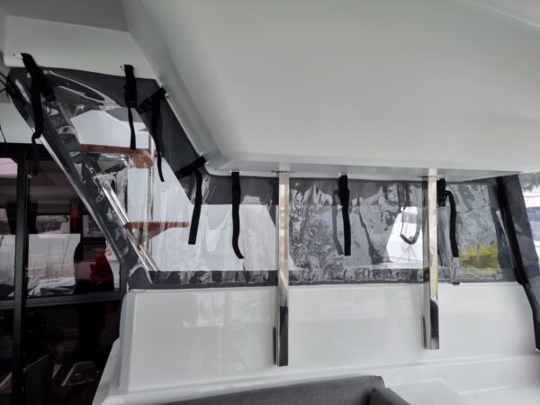 PROTECTION SOUS ECHELLE DESCENTE POSTE DE BARRE ELBA 45 FOUNTAINE PAJOT – Image 5