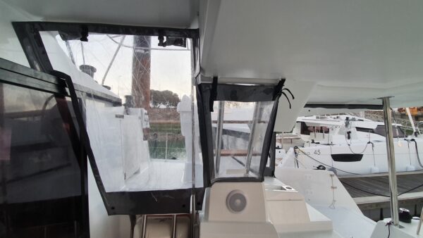 PROTECTION SOUS ECHELLE DESCENTE POSTE DE BARRE ELBA 45 FOUNTAINE PAJOT – Image 9