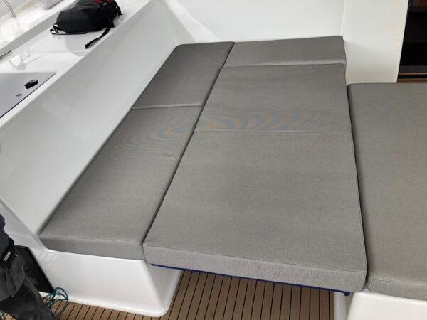 COUSSIN TABLE DE COCKPIT TANNA 47 FOUNTAINE PAJOT