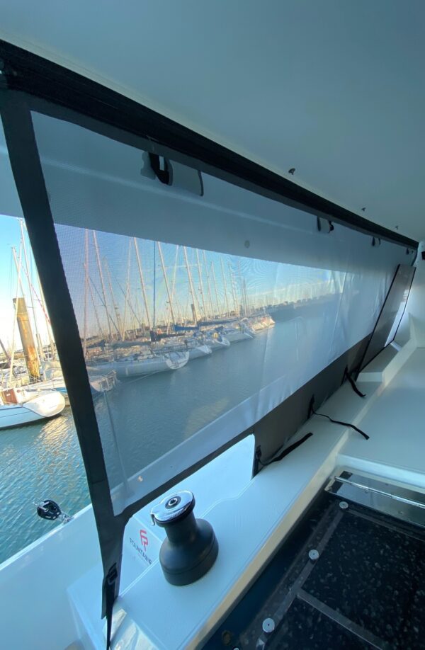 RIDEAU BABORD COCKPIT AURA 51 FOUNTAINE PAJOT – Image 2