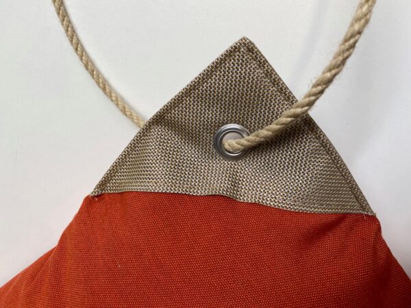 COUSSIN MOKAI OUTDOOR 40X40 SUNBRELLA PUMPKIN AVEC CORDAGE ET MOUSQUETON INOX – Image 3