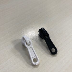 CURSEUR PLASTIQUE BLANC ou NOIR YKK 5MM PAR LOT DE 100