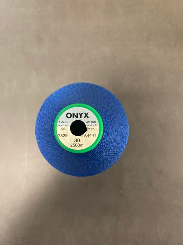 FIL A COUDRE ONYX 30 CONE 2500 ML BLEU ROYAL – Image 2