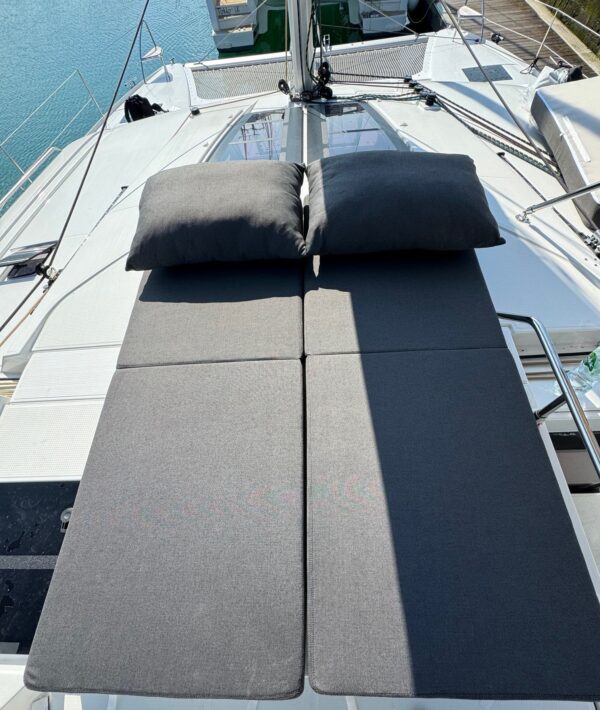 BAINS DE SOLEIL FLYBRIDGE TANNA 47 Fountaine Pajot