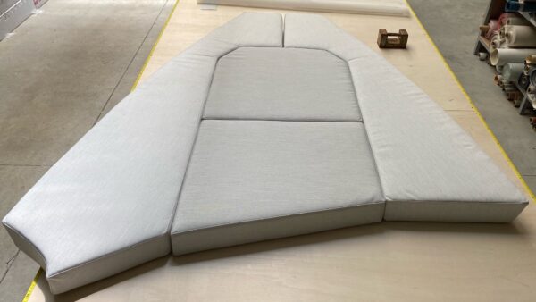 SELLERIE INTERIEURE COUCHETTE WHITE SHARK 240 SC – Image 2