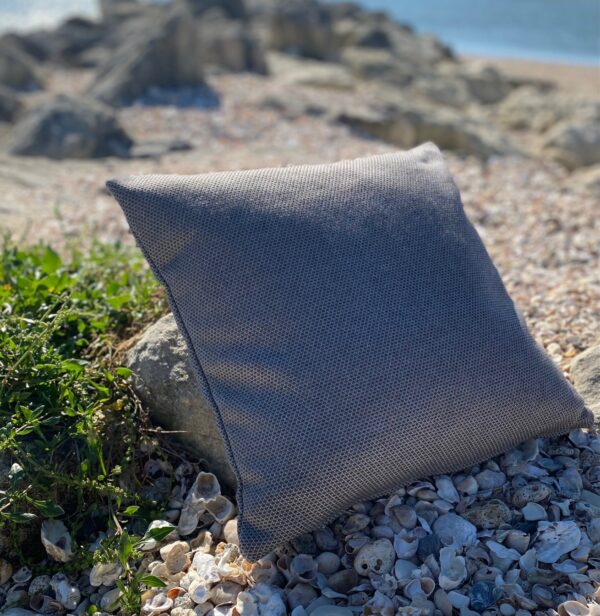 Coussin SIGNATURE outdoor indoor 50x50 SUNBRELLA ARCHI IPE – Image 2