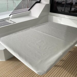 ALEGRIA 67 FOUNTAINE PAJOT HOUSSE TABLE DE COCKPIT SUNBRELLA PLUS